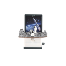 Laden Sie das Bild in den Galerie-Viewer, 3D-Popup-Buch-Schlüsselanhänger