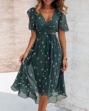 Laden Sie das Bild in den Galerie-Viewer, Elegantes bedrucktes Kleid mit V-Ausschnitt und Krawatte
