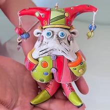 Laden Sie das Bild in den Galerie-Viewer, Windspiel-Clown-Dekoration aus Kunstharz