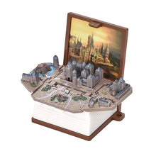 Laden Sie das Bild in den Galerie-Viewer, 3D-Popup-Buch-Schlüsselanhänger