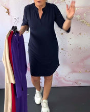 Laden Sie das Bild in den Galerie-Viewer, Kleid mit einfarbigem V-Ausschnitt
