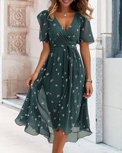 Laden Sie das Bild in den Galerie-Viewer, Elegantes bedrucktes Kleid mit V-Ausschnitt und Krawatte