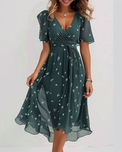 Laden Sie das Bild in den Galerie-Viewer, Elegantes bedrucktes Kleid mit V-Ausschnitt und Krawatte