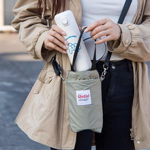 Laden Sie das Bild in den Galerie-Viewer, Tragbare Messenger-Handtasche für Wasserflaschen