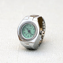 Laden Sie das Bild in den Galerie-Viewer, Retro-Ringuhr