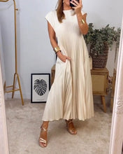 Laden Sie das Bild in den Galerie-Viewer, Ärmelloses schlichtes einfarbiges Kleid mit Falten