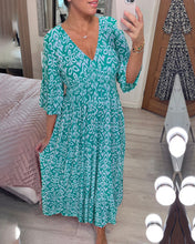 Laden Sie das Bild in den Galerie-Viewer, Rotes bedrucktes Maxikleid