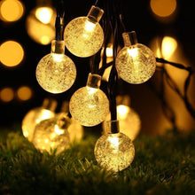 Laden Sie das Bild in den Galerie-Viewer, Solar Kristallkugel-Lichterkette