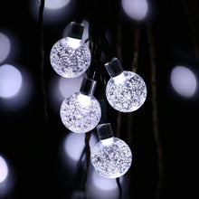 Laden Sie das Bild in den Galerie-Viewer, Solar Kristallkugel-Lichterkette