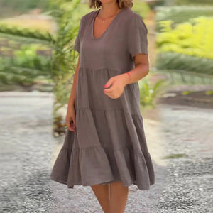 Schlichtes Kleid aus Baumwollleinen mit V-Ausschnitt