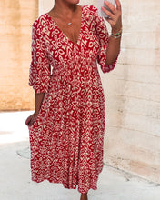 Laden Sie das Bild in den Galerie-Viewer, Rotes bedrucktes Maxikleid