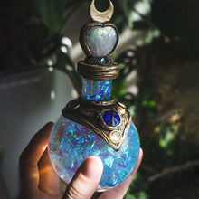 Laden Sie das Bild in den Galerie-Viewer, Magische Mystische Mondflasche