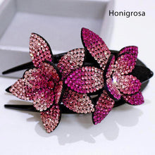 Laden Sie das Bild in den Galerie-Viewer, Strass Doppelblume Haarspange