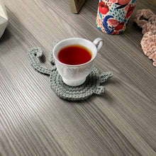 Laden Sie das Bild in den Galerie-Viewer, 😻Süßer Katzenarsch Strickuntersetzer✨