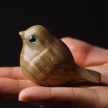 Laden Sie das Bild in den Galerie-Viewer, Handgefertigter Holzschnitzvogel