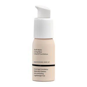 Weiche Matte flüssige Foundation