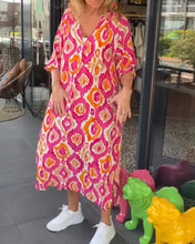 Laden Sie das Bild in den Galerie-Viewer, Robe à imprimé mode avec demi-manche