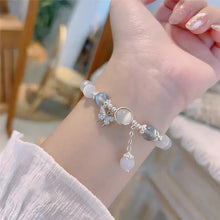 Laden Sie das Bild in den Galerie-Viewer, Imitation Katzenauge Kristall Schmetterling Armband