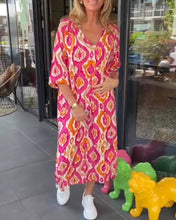 Laden Sie das Bild in den Galerie-Viewer, Robe à imprimé mode avec demi-manche