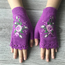 Laden Sie das Bild in den Galerie-Viewer, Handbestickte Handschuhe