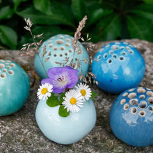 Laden Sie das Bild in den Galerie-Viewer, Perforierte handgemachte Vase Blume Stein Tischdekoration
