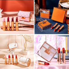 Laden Sie das Bild in den Galerie-Viewer, Lederbeutel Lippenstift Set Geschenkbox