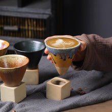 Laden Sie das Bild in den Galerie-Viewer, Retro-Kaffeetasse aus Keramik