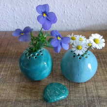 Laden Sie das Bild in den Galerie-Viewer, Perforierte handgemachte Vase Blume Stein Tischdekoration