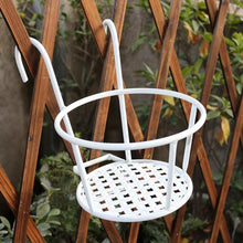 Laden Sie das Bild in den Galerie-Viewer, Hängender Fenster Blumenkorb