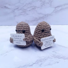 Laden Sie das Bild in den Galerie-Viewer, Lustiges Geschenk - Gestrickte positive Kartoffel