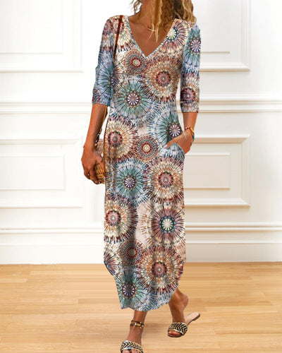 Kleid mit V-Ausschnitt und 3/4-Ärmeln
