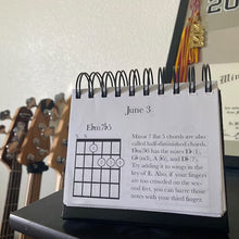 Laden Sie das Bild in den Galerie-Viewer, 365-Tage-Gitarrenakkord-Kalender