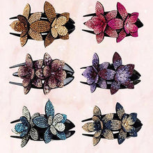 Laden Sie das Bild in den Galerie-Viewer, Strass Doppelblume Haarspange