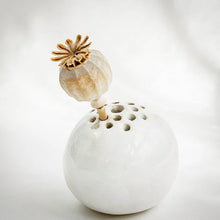 Laden Sie das Bild in den Galerie-Viewer, Perforierte handgemachte Vase Blume Stein Tischdekoration