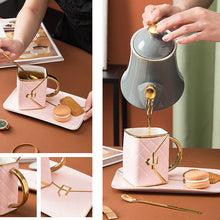 Laden Sie das Bild in den Galerie-Viewer, Kreative Tasse in Handtaschenform mit Untertasse und Löffel