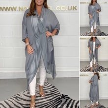 Laden Sie das Bild in den Galerie-Viewer, Seidiges lockeres Top mit V-Ausschnitt