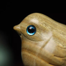 Laden Sie das Bild in den Galerie-Viewer, Handgefertigter Holzschnitzvogel
