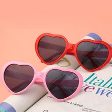 Laden Sie das Bild in den Galerie-Viewer, Große übergroße herzförmige Sonnenbrille für Frauen