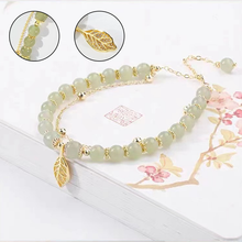 Laden Sie das Bild in den Galerie-Viewer, Doppelschichtiges Hetian-Jade-Armband mit Blattanhänger