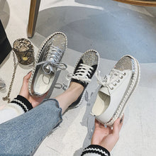 Laden Sie das Bild in den Galerie-Viewer, SNEAKERS AUS DIAMOND SILVER LEDER