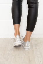 Laden Sie das Bild in den Galerie-Viewer, SNEAKERS AUS DIAMOND SILVER LEDER