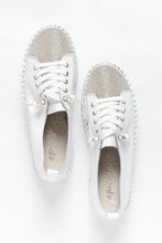 Laden Sie das Bild in den Galerie-Viewer, SNEAKERS AUS DIAMOND SILVER LEDER