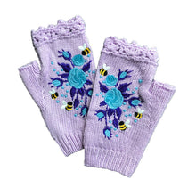 Laden Sie das Bild in den Galerie-Viewer, Handbestickte Handschuhe