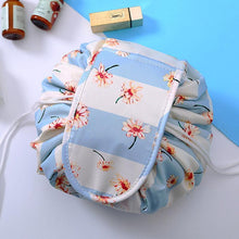 Laden Sie das Bild in den Galerie-Viewer, Kosmetiktasche mit Kordelzug