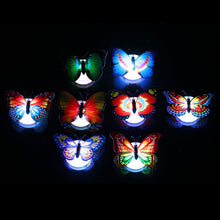 Laden Sie das Bild in den Galerie-Viewer, 🦋Leuchtender Schmetterling Wandaufkleber