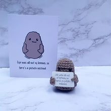 Laden Sie das Bild in den Galerie-Viewer, Lustiges Geschenk - Gestrickte positive Kartoffel